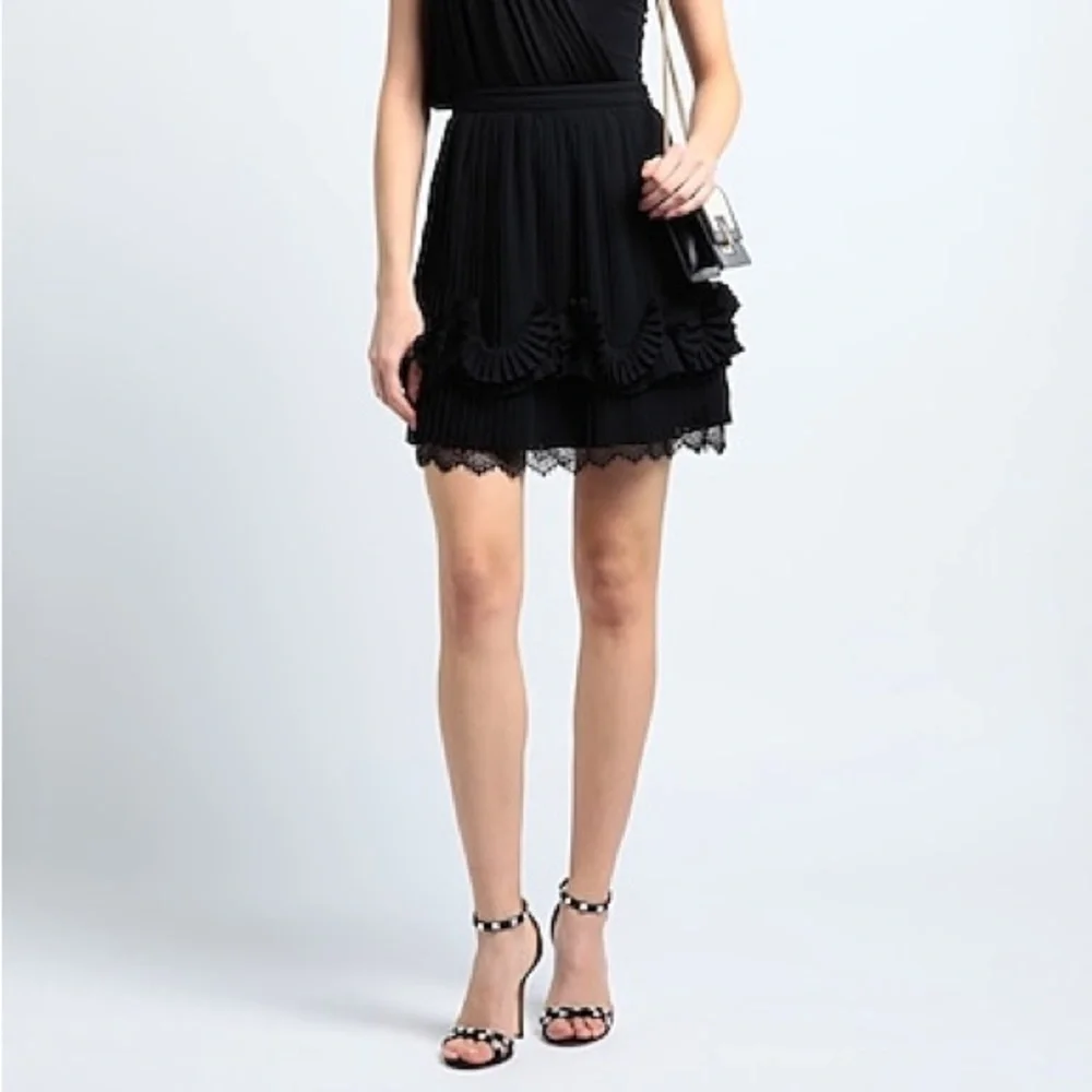 Burberry Black Lace Trim Ruffled Pleated Mini Skirt - Picture 2 of 10